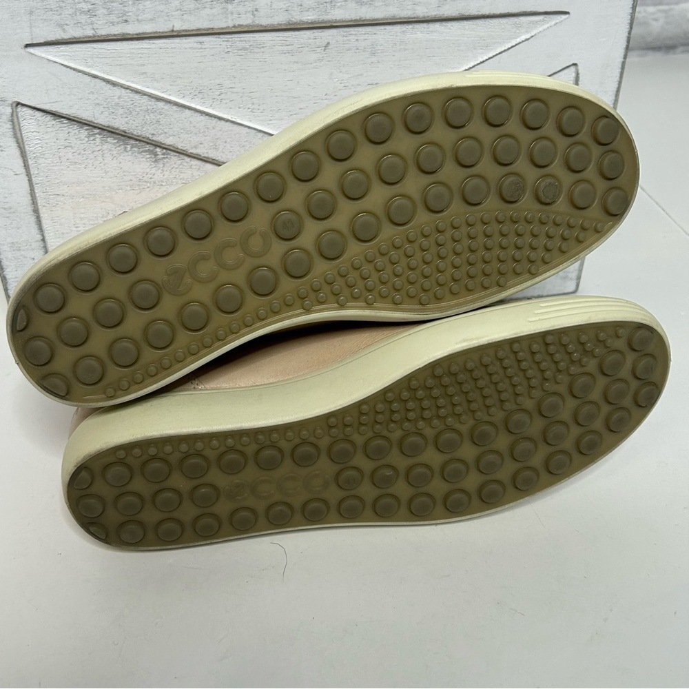 ECCO Quilted High Top Fashion Sneaker in Rose Dust - Picture 15 of 16